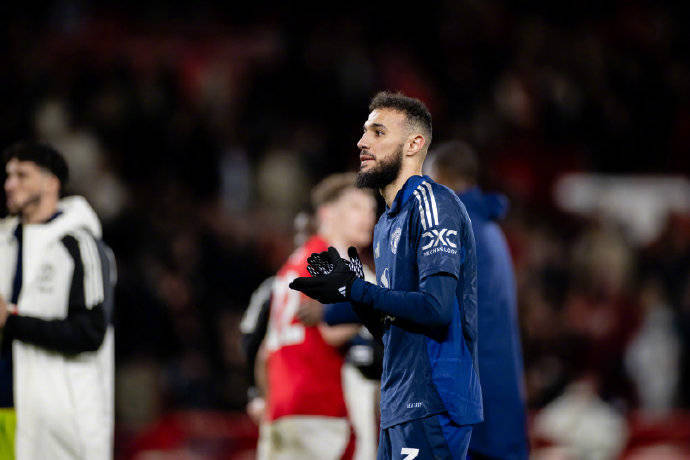 阿莫林警告曼联陷入“滕哈格式困境”，球队面临欧战与联赛两难抉择